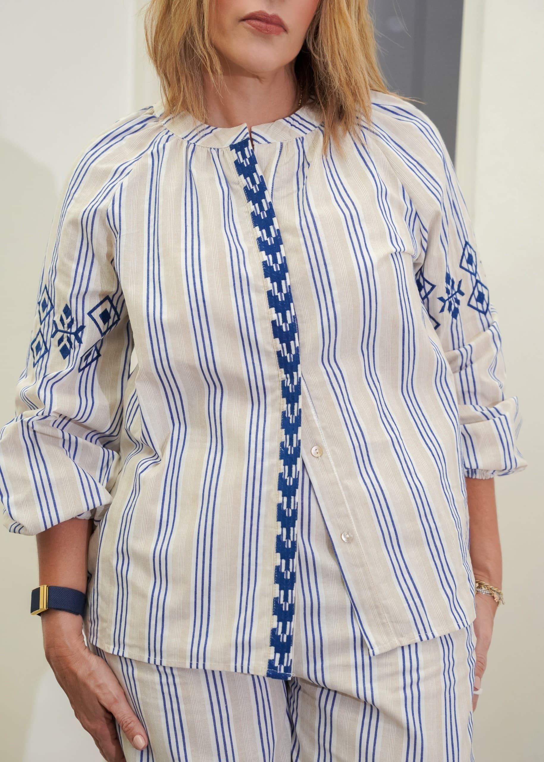 Blusa Rayas Bordado Geometrico