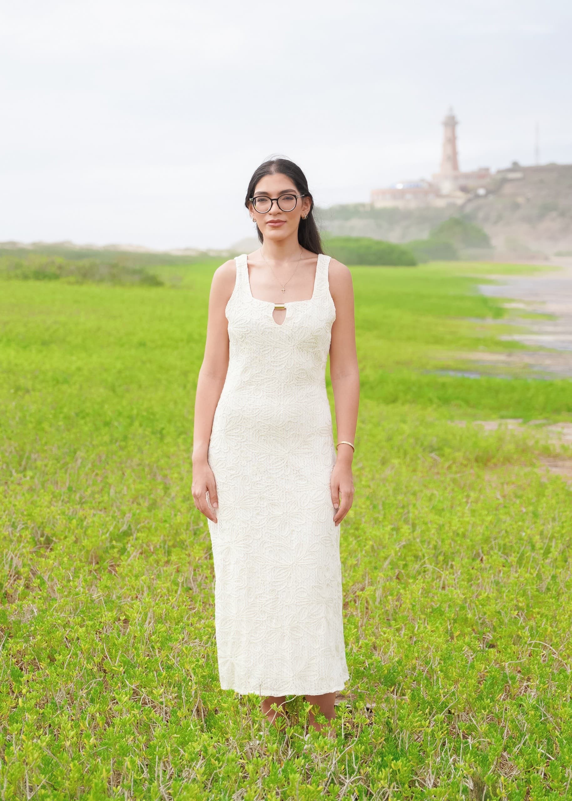 Vestido Midi Calado Escote Cuadrado