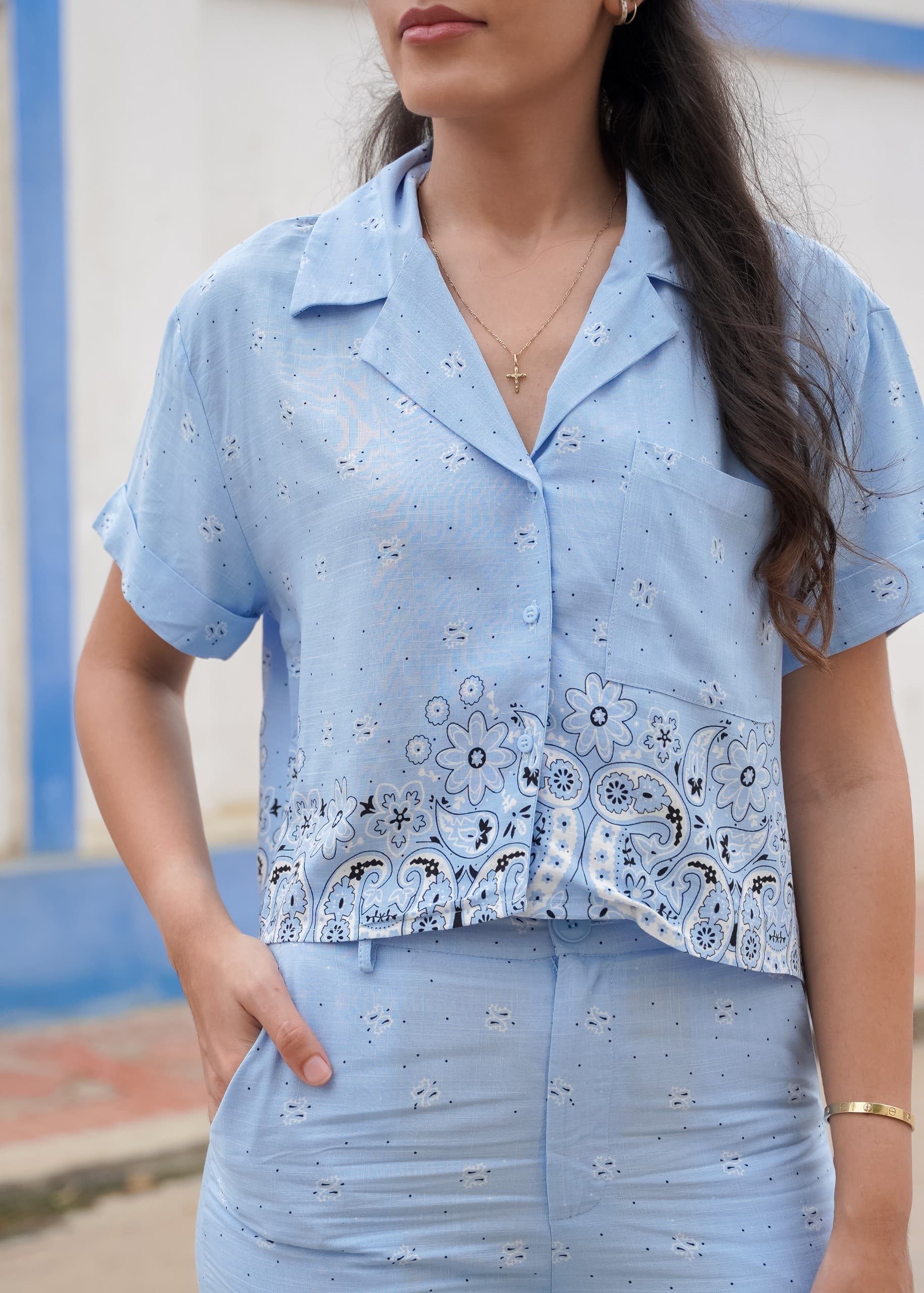 Camisa Calada Celeste Manga Corta