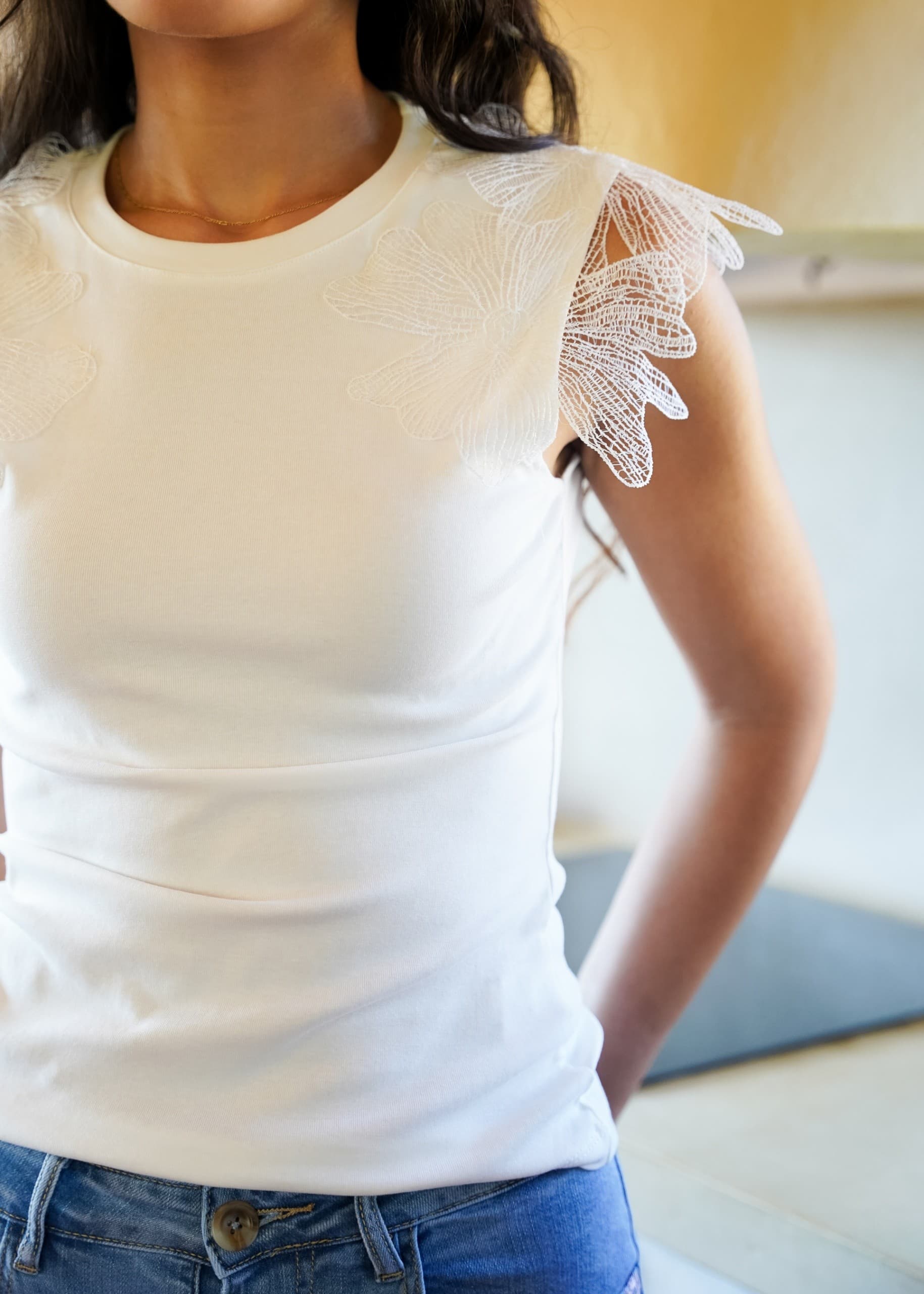 Camiseta Blanca Manga Calada