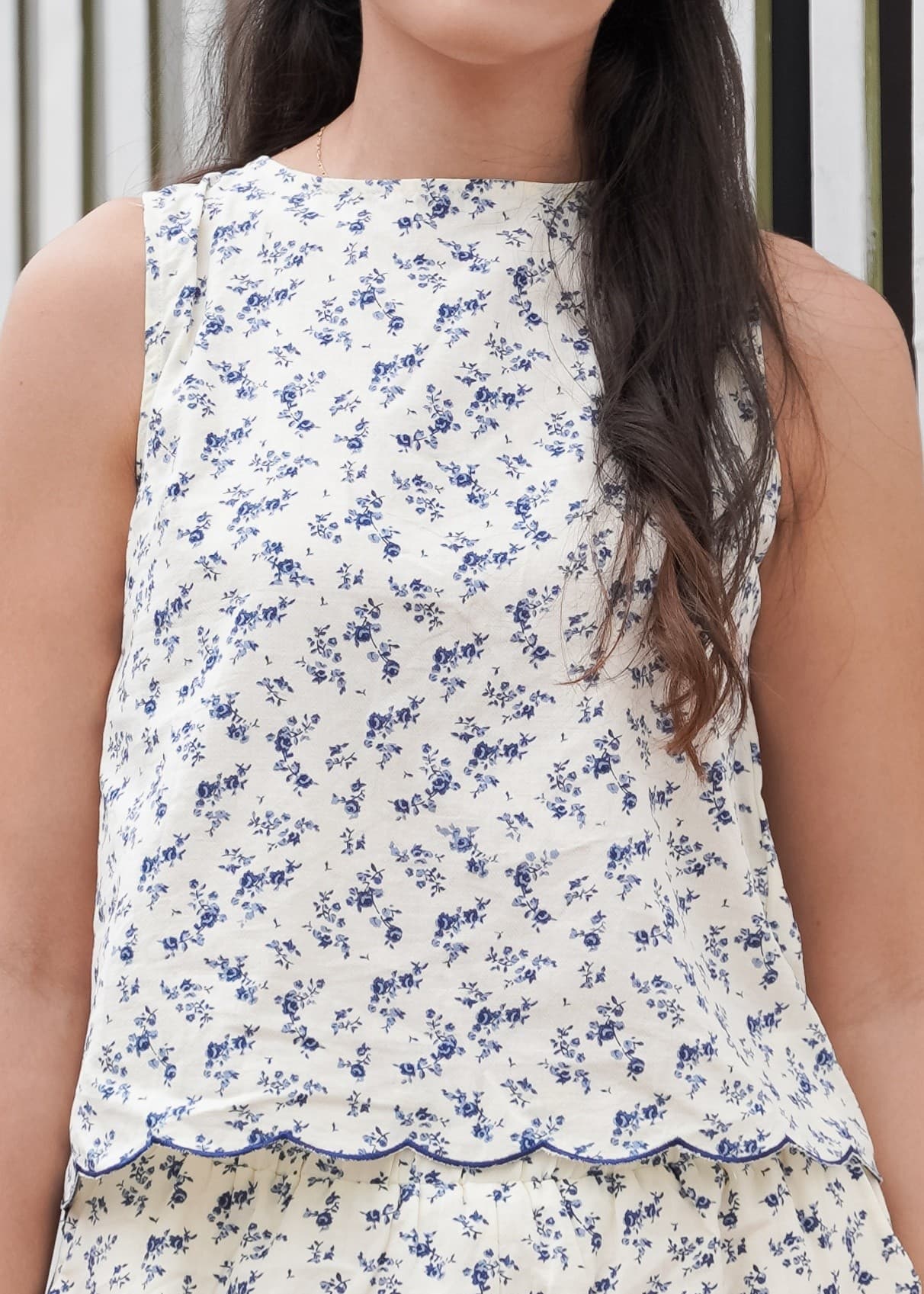 Top Floral Volante Sin Mangas